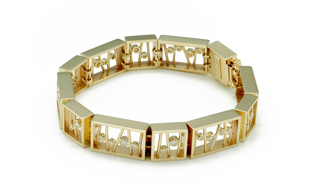 4023B - 14K gold Bracelet set with 1.02cttw. Diamonds (50.1g) Price Upon Request